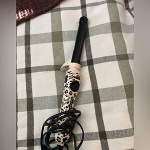 Beachwaver 1.25 rotating curling iron